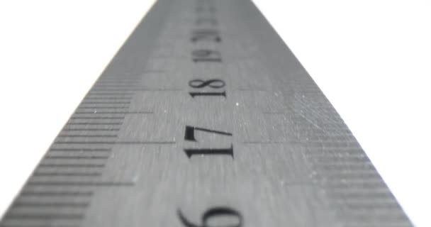 Měřící Pravítko Centimetry Bílém Pozadí Každý Centimetr Ohraničený Přesností Vytvářející — Stock video