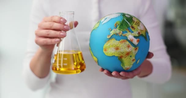 Visualiserande Påverkan Olja Och Planet Tillverkning Oljeprodukter Världen — Stockvideo