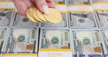 Bitcoin 'in yükselişi ve büyümesi ve yığınla dolar. Kripto para birimine yapılan mali yatırımlar