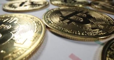 Bitcoin kripto altın sikkelerin kapanışı. Piyasada kripto para birimi şeması
