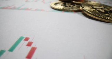 Finansal tablolardaki bitcoin paraları son düşüşü gösteriyor. Kripto para birimi piyasa analizleri, dinamik ve tahminleri