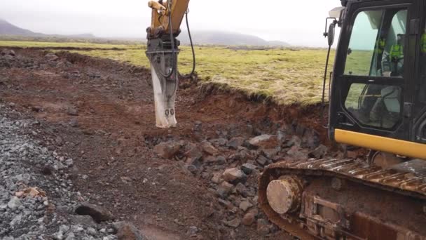 Εκσκαφέας Υδραυλικό Σφυρήλατο Σπάσιμο Πετρωμάτων Βουλκάνιο Ενεργό Περιοχή Της Ισλανδίας — Αρχείο Βίντεο