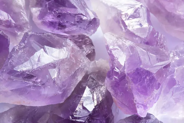 原紫色紫水晶石榴石 图库照片