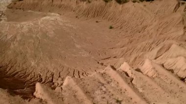 Kum kariyeri havası. Kum yatağı ve diğer minerallerin gelişimi. Geleceğe özgü manzara. 