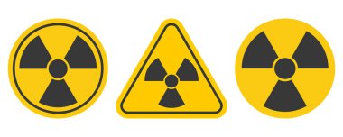 Radyasyon uyarısı ayarlandı. Nükleer tehlike sembolleri sarı ve siyah renkte. Güvenlik, zehirli risk, radyoaktif materyal, nükleer enerji, bilim ve sanayi için tehlike uyarısı simgeleri