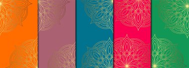 Zarif, klasik elementlerle altın mandala şablonu. Davetiye, broşür, menü, broşür, arka plan Premium Vektörü için harika