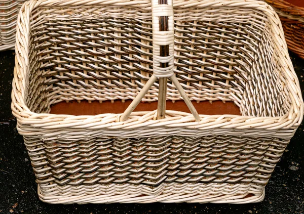 Fuarda Doğal Malzemeden Yapılmış Alışılmadık Sepet — Stok fotoğraf