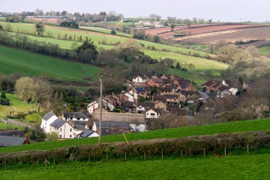 Devon, İngiltere ve Avrupa 'nın yamaçlarında küçük bir yerleşim yeri
