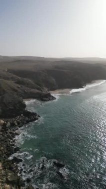 Atlantik Okyanusu 'ndaki güzel bir sahil manzarası, Portekiz