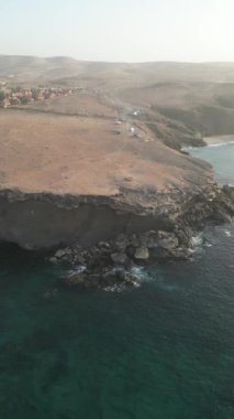 Deniz üzerindeki hava manzarası