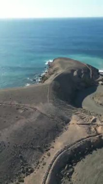 Deniz kıyısının güzel manzarası