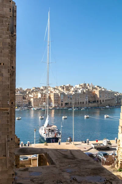 Puerto Vittoriosa Malta Naves Barcos Estacionamiento Cerca Bahía Ciudad —  Fotos de Stock