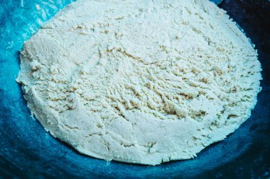 Nepali Tatlı Tabağı Khuwa veya Kurauni Sütten Yapımı