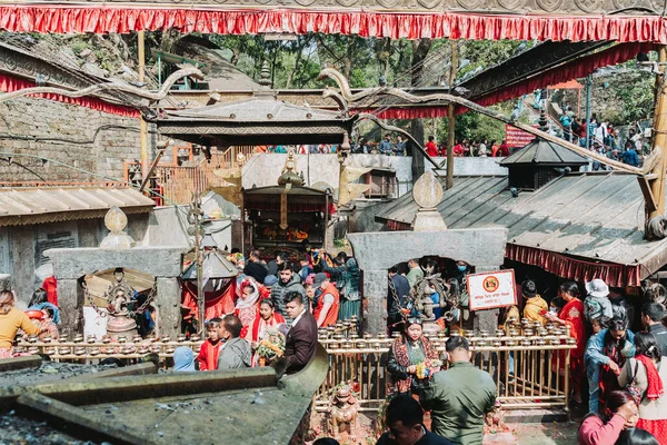 Kathmandu Nepal Avril 2023 Dévots Hindous Offrant Des Prières Temple — Photo