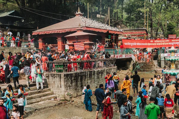 Kathmandu Nepal April 2023 Crowd Hindu Devotees Dakshinkali Temple Kathmandu — Stock Photo, Image