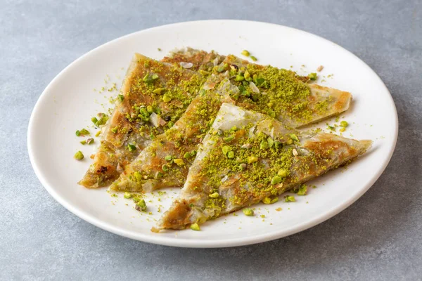 Delicious Turkish Traditional Dessert Katmer Gaziantep Green Pistachio — Stock Photo, Image