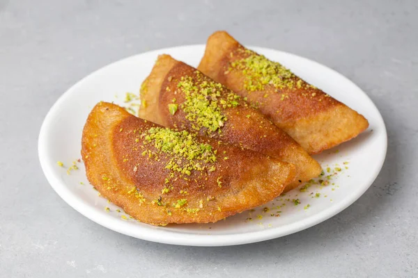 Traditional Turkish Dessert Tas Kadayif — Stock Photo, Image
