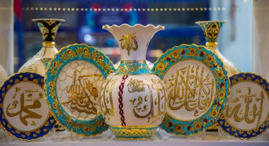 Traditional handmade Kutahya ceramic vase and plate. Turkish name; Kutahya cinisi