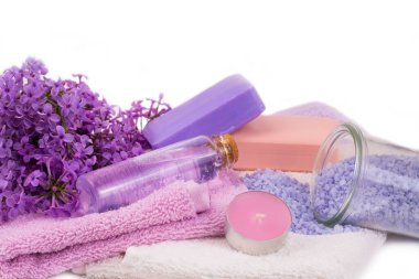 Leylak doğası kozmetik ürünleri, el yapımı yağlar, parfüm, kremler, taze ve leylak çiçeklerinden sabunlar.