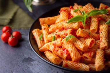 Domates soslu makarna.