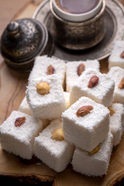 Geleneksel Türk hazzı; Sultan hazzı (Türkçe adı: Sultan lokumu))