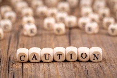 Tahta blokta kelime uyarısı, stok resmi