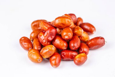 Bir demet gümüşüzümü ağacı, oleaster ya da Rus zeytini içeren taze gümüş meyveler (Elaeagnus) )