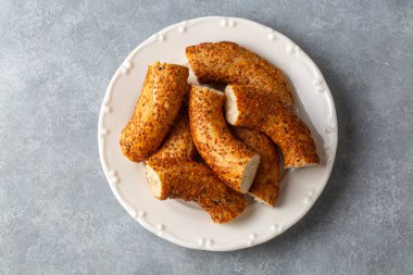 Simit adında bir Türk fast food simidi. Susamlı Türk simidi Simit. Simit geleneksel Türk pastanesidir. Türkçe isim; simit - hayat