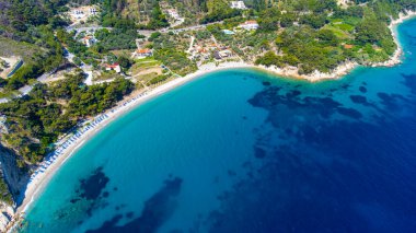 Samos adasının en iyi plajları, Yunanistan. Tsambou Sahili.