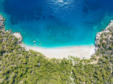 Balarti Cennet Körfezi, Mula 'nın Fethiye ilçesine bağlı bir beldedir. Cennet Körfezi 'nin suları çok temiz ve berrak..