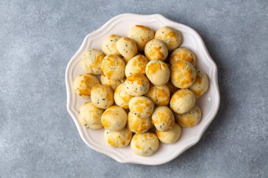 Geleneksel bitki kurabiyeleri. Siyah kimyonla yapılan el yapımı kurabiyeler Türk mutfağından. Türkçe adı: Corek otlu kurabiye