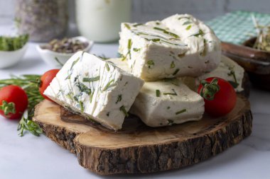 Van Turkey 'den Herbed Cheese. Türkçe adı: Van Otlu Peynir