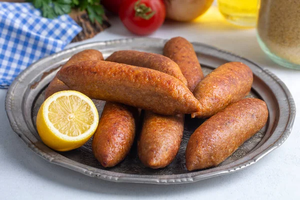 土耳其国内特色菜Icli Kofte和Oruk 土耳其国内食品 Hatay Oruk Kofte — 图库照片