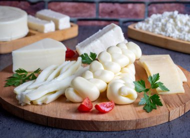 Geleneksel çeşitli peynirler, ip, örgü ve Cecil peyniri, Türk şarküteri konsepti