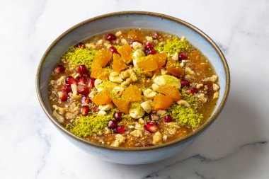 Geleneksel lezzetli Türk tatlıları; Ashura (Emin)