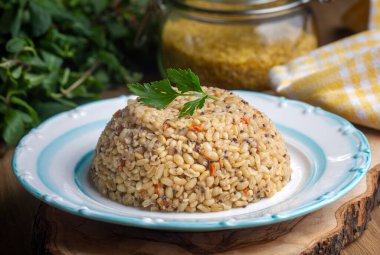 Chia tohumlu Bulgur pilavı (Türkçe adı; chia tohumlu bulgur pilavi)