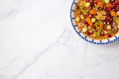 Geleneksel lezzetli Türk tatlıları; Ashura (Emin)