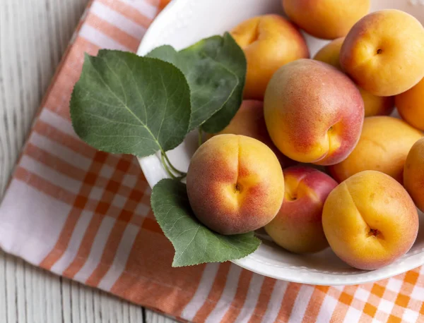 Fresh Apricot Fruit Wooden Background — Stock Photo, Image