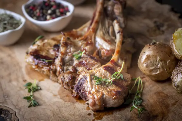 Grilled Lamb Chops Delicious View Turkish Name Kuzu Pirzola — Zdjęcie stockowe