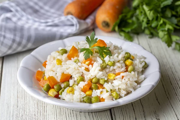 Вкусный Овощной Рисовый Плов Зеленым Горохом Морковью Сладкой Кукурузой Турецкое — стоковое фото