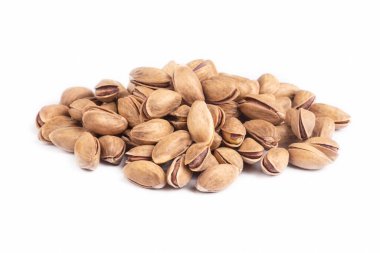 Beyaz arka planda antep fıstığı