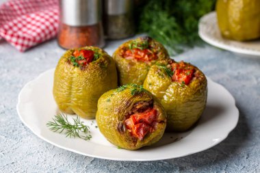 Geleneksel Türk yemekleri; Doldurulmuş biber (Türkçe adı; biber dolmasi))
