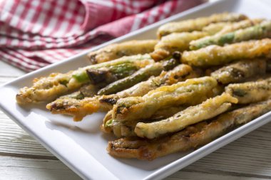 Turkish foods; Crispy baked green beans, fried beans (Turkish name; kizarmis yesil fasulye)