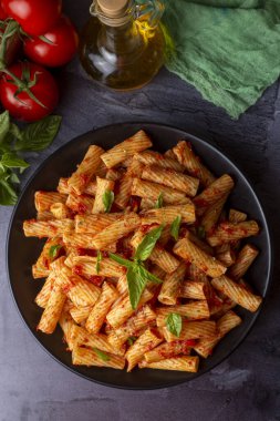 Domates soslu makarna.