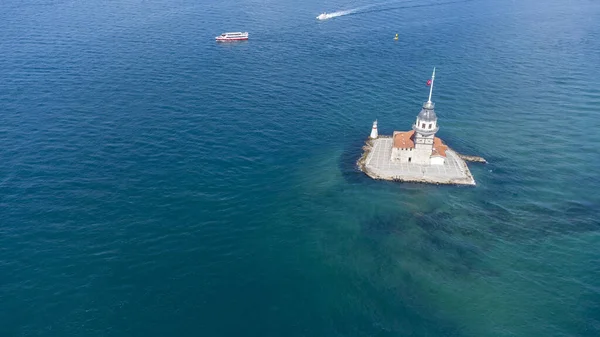 Uskudar İstanbul 'daki Bakire Kulesi' nin Hava Aracı Görünümü - Kiz Kulesi, Türkiye