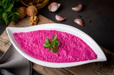 Geleneksel Türk mutfağı; Pancar aperatifi, pembe sultan, pancar ezmesi (Türkçe adı: Pembe Sultan))