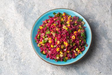 Şalgamlı Bulgur Salatası (Türkçe adı; salgamlı bulgur salatasi)