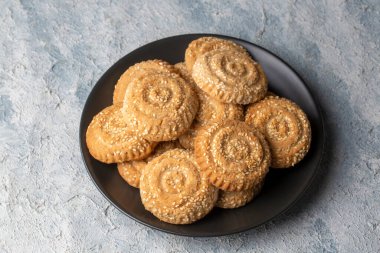 Kombe adında kurabiye kalıplarından yapılmış kurabiyeler. Antakya 'nın geleneksel yerel yemekleri.