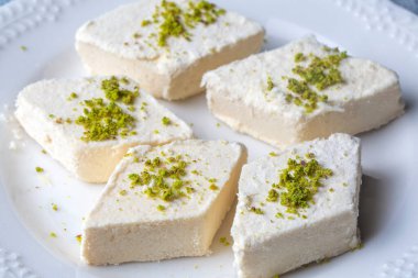 Türk pismaniye veya saray helvasi