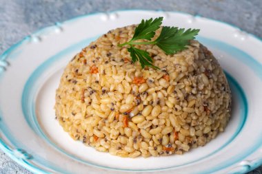 Chia tohumlu Bulgur pilavı (Türkçe adı; chia tohumlu bulgur pilavi)